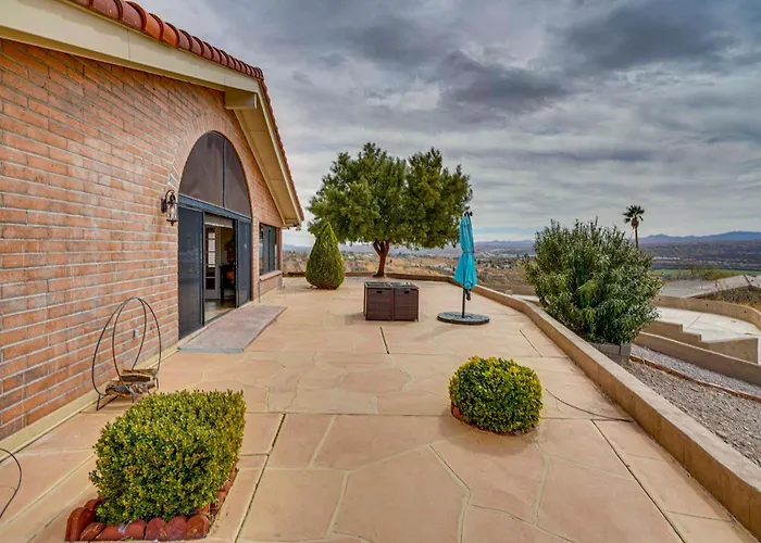 Views + Fire Pit: Hilltop Retreat In Rio Rico! *