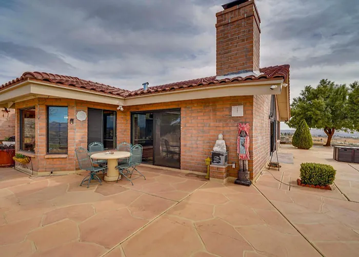 Holiday home Views + Fire Pit: Hilltop Retreat In Rio Rico! Rio Rico