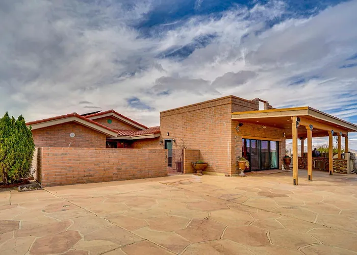 Views + Fire Pit: Hilltop Retreat In Rio Rico! Holiday home