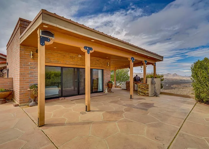 Views + Fire Pit: Hilltop Retreat In Rio Rico! Holiday home *