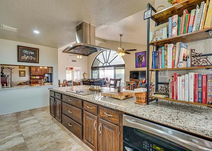 Views + Fire Pit: Hilltop Retreat In Rio Rico! Holiday home Rio Rico